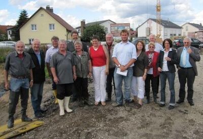 Im Grabungsgebiet „Am Bründl“ in Ergolding stellte Kreisarchäologe Thomas Richter der SPD sein Tätigkeitsfeld vor
